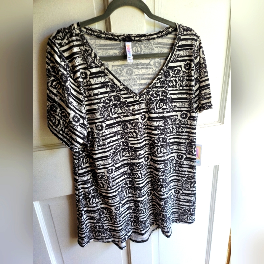 Lularoe Christy T top